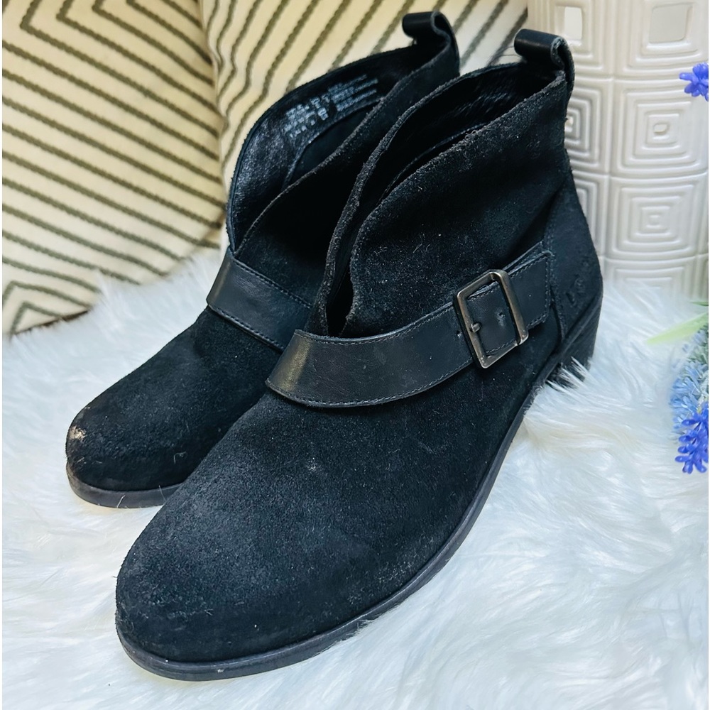 Ugg Black  Suede  Wright Belted Ankle Boots
